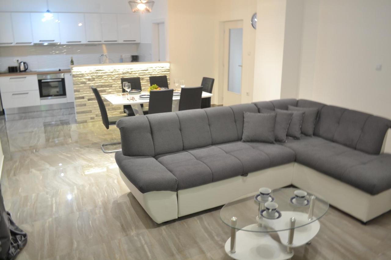 Mariva Apartments Lopar Bagian luar foto