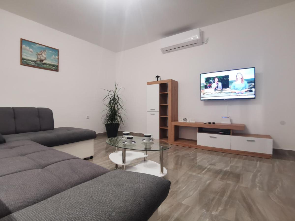 Mariva Apartments Lopar Bagian luar foto