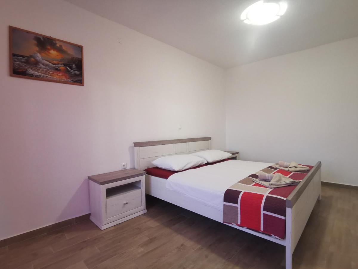Mariva Apartments Lopar Bagian luar foto