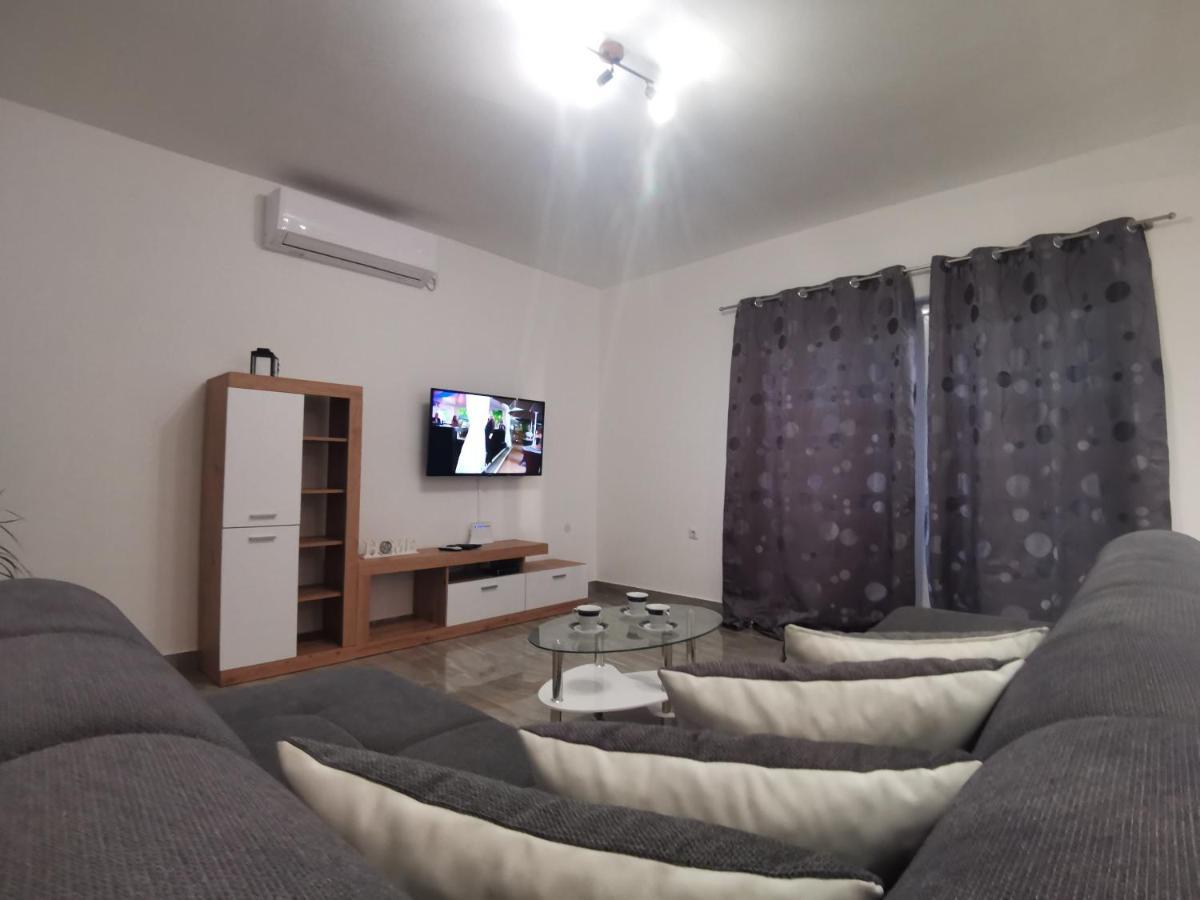 Mariva Apartments Lopar Bagian luar foto