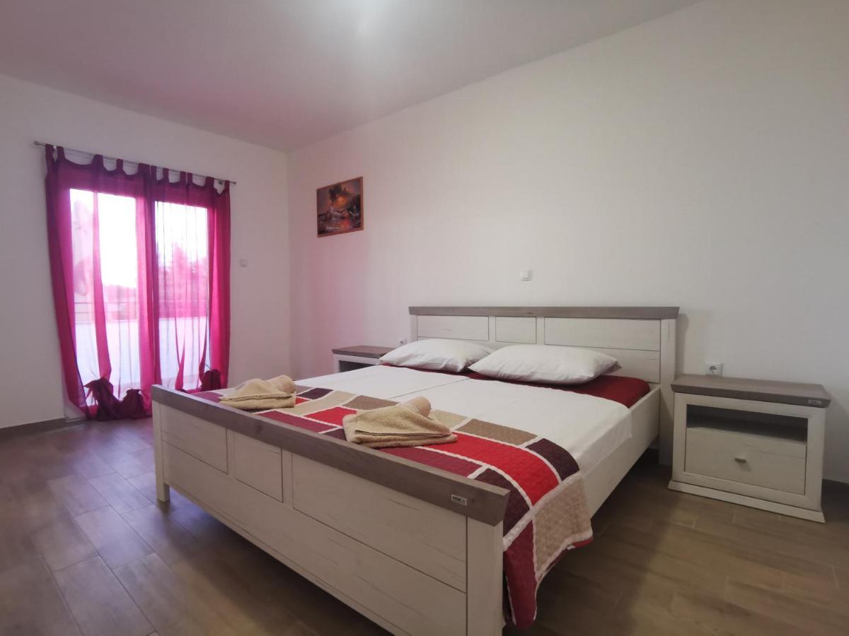 Mariva Apartments Lopar Bagian luar foto