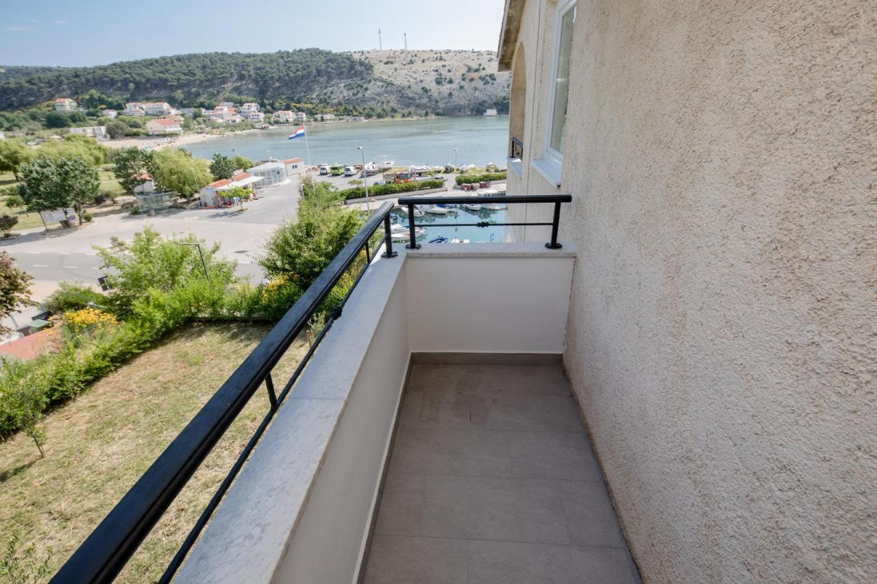 Mariva Apartments Lopar Bagian luar foto